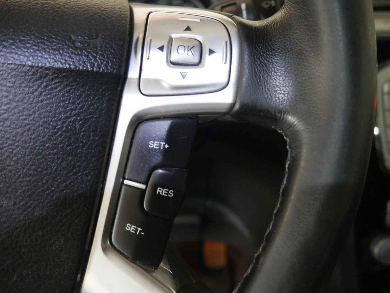 2010 Ford S-MAX - 35
