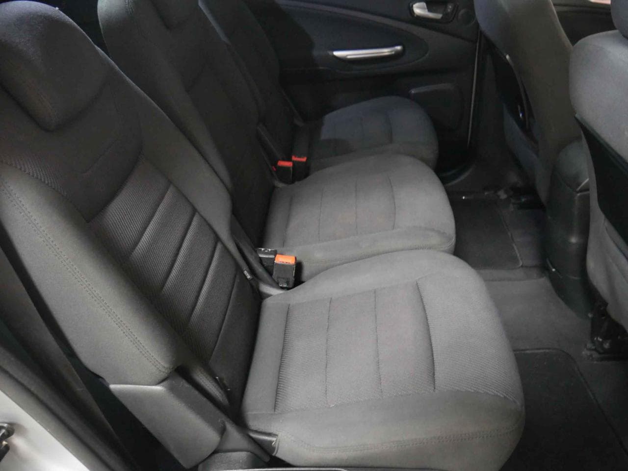 2010 Ford S-MAX - 21