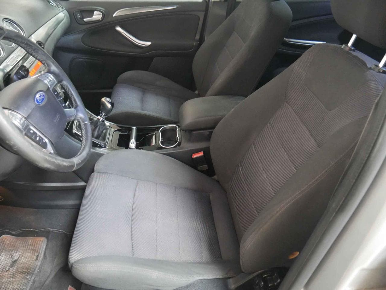 2010 Ford S-MAX - 17