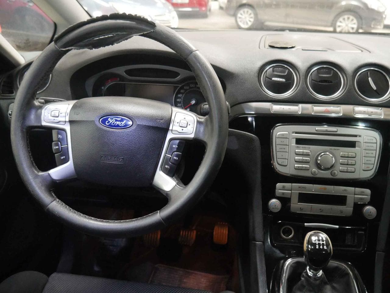 2010 Ford S-MAX - 25