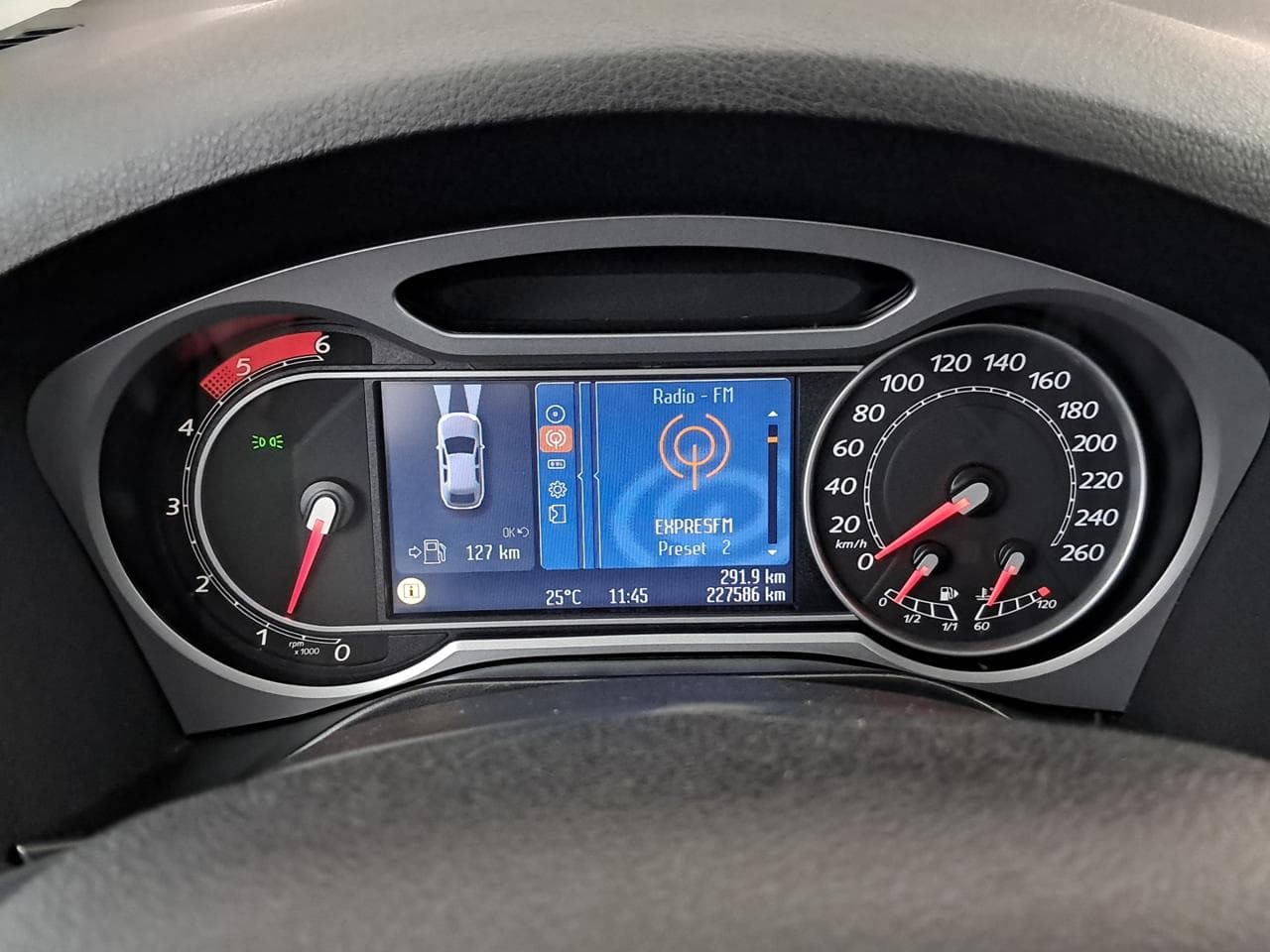 2009 Ford S-MAX - 32
