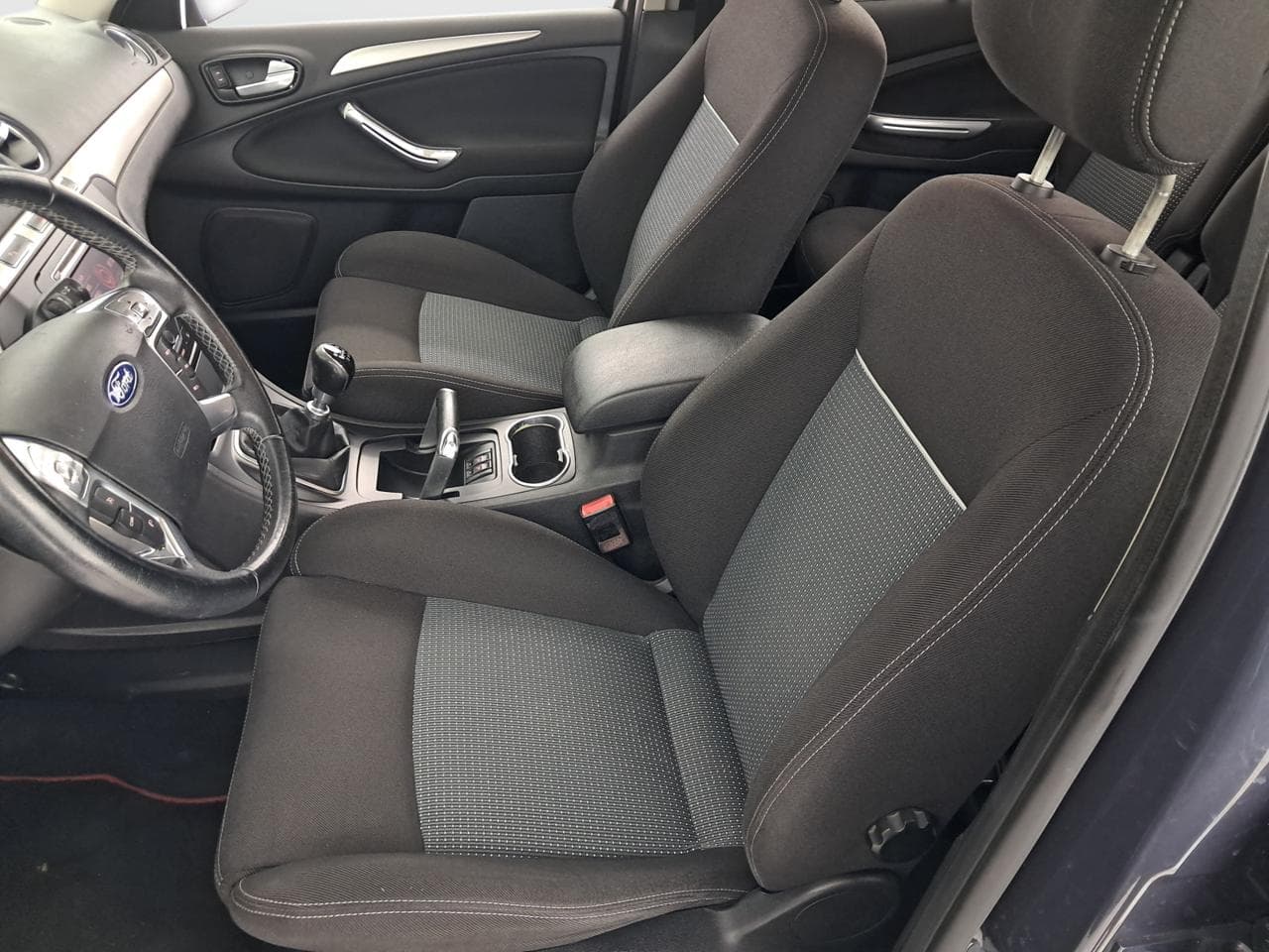 2014 Ford S-MAX - 16