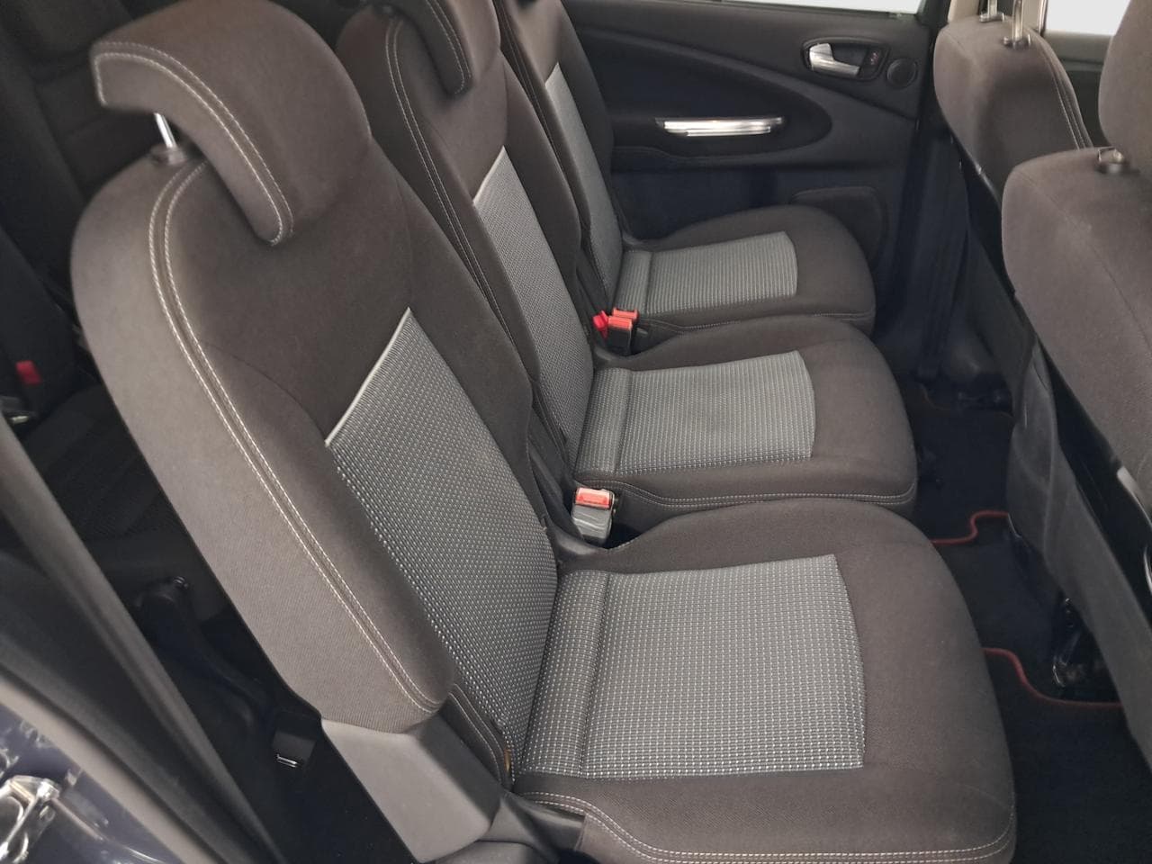 2014 Ford S-MAX - 13