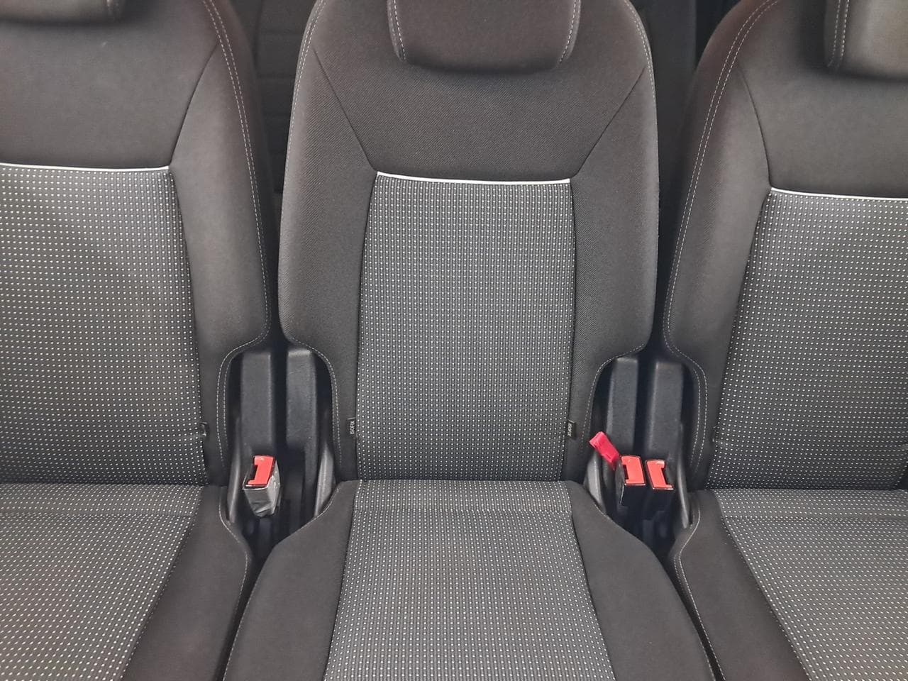 2014 Ford S-MAX - 14