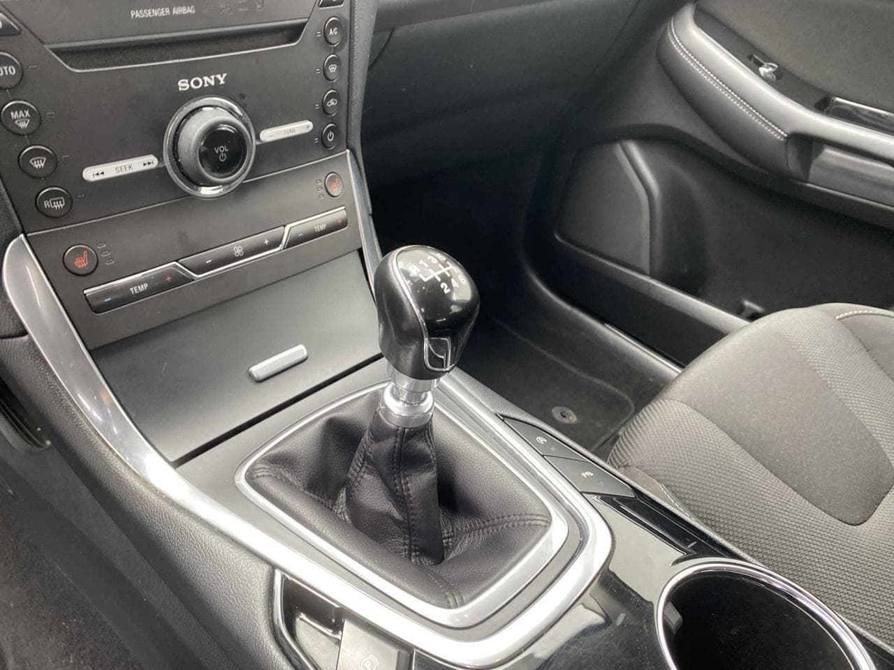 2016 Ford S-MAX - 16