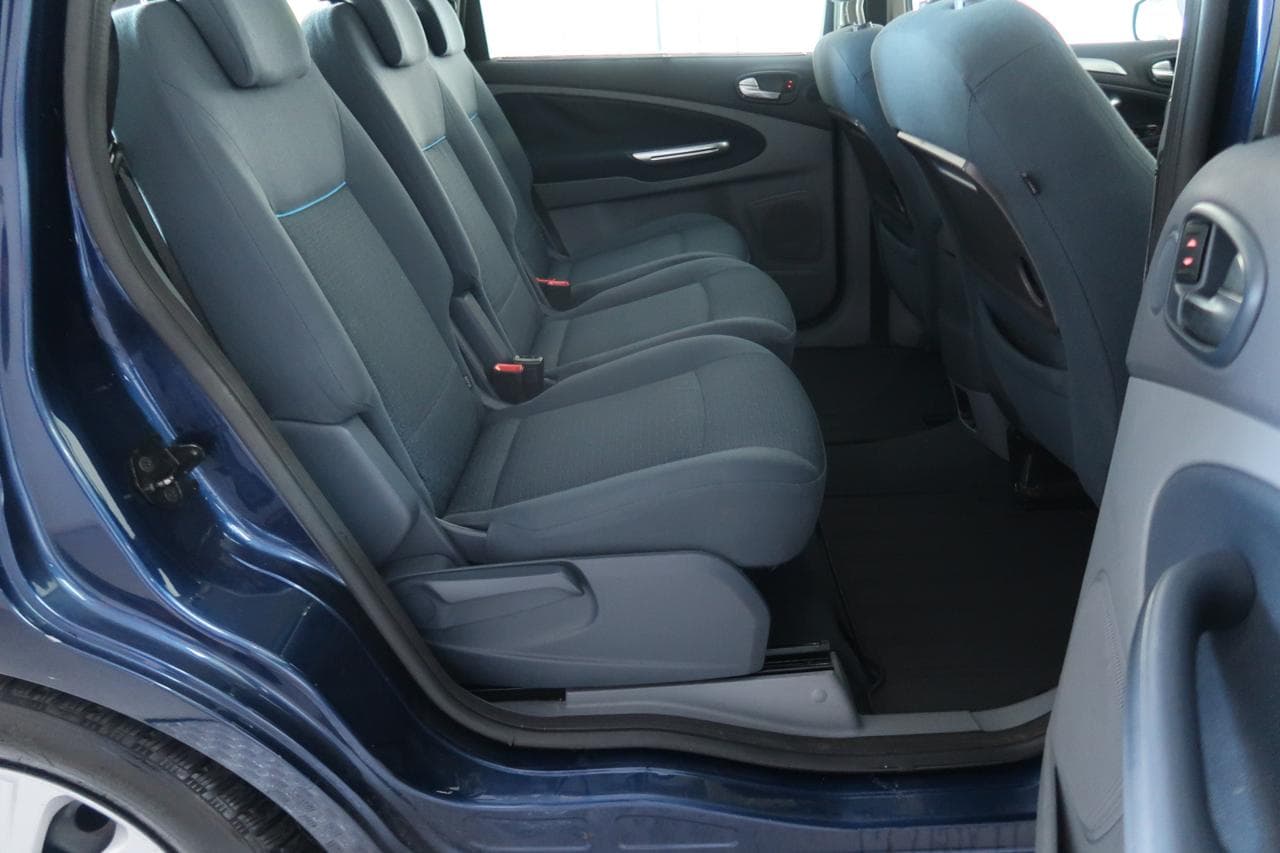 2009 Ford S-MAX - 13