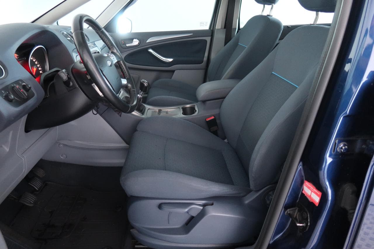 2009 Ford S-MAX - 16
