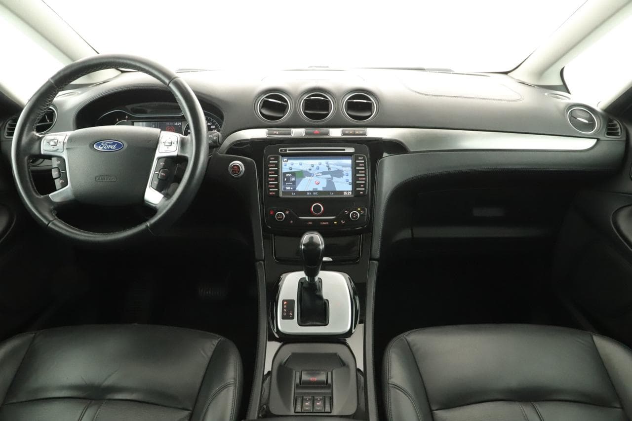 2013 Ford S-MAX - 9