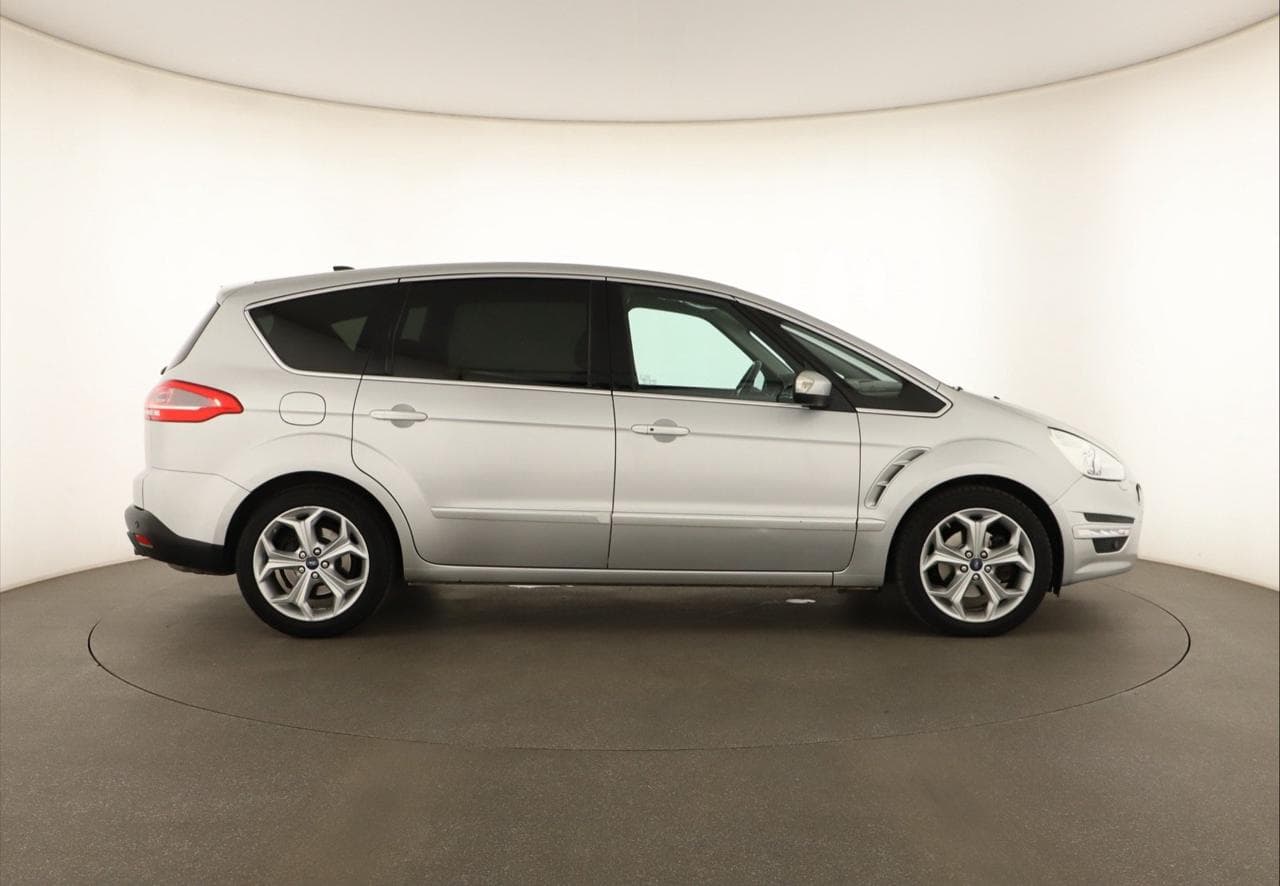 2013 Ford S-MAX - 8