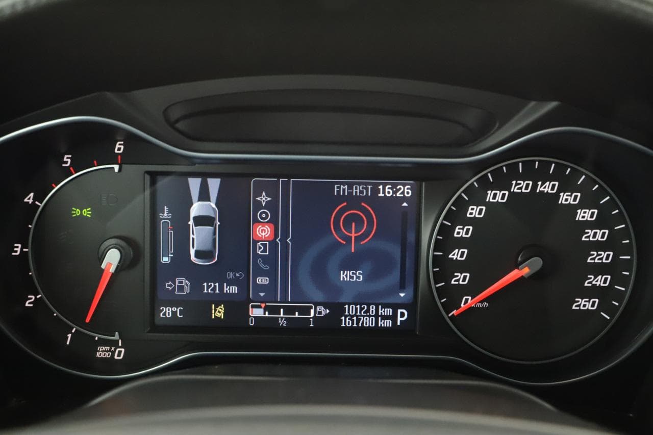2013 Ford S-MAX - 13