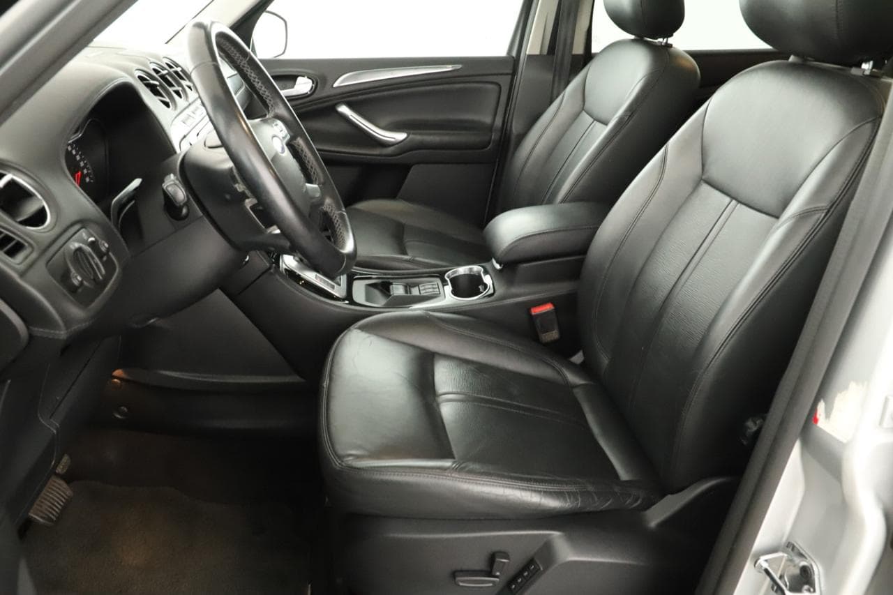 2013 Ford S-MAX - 12