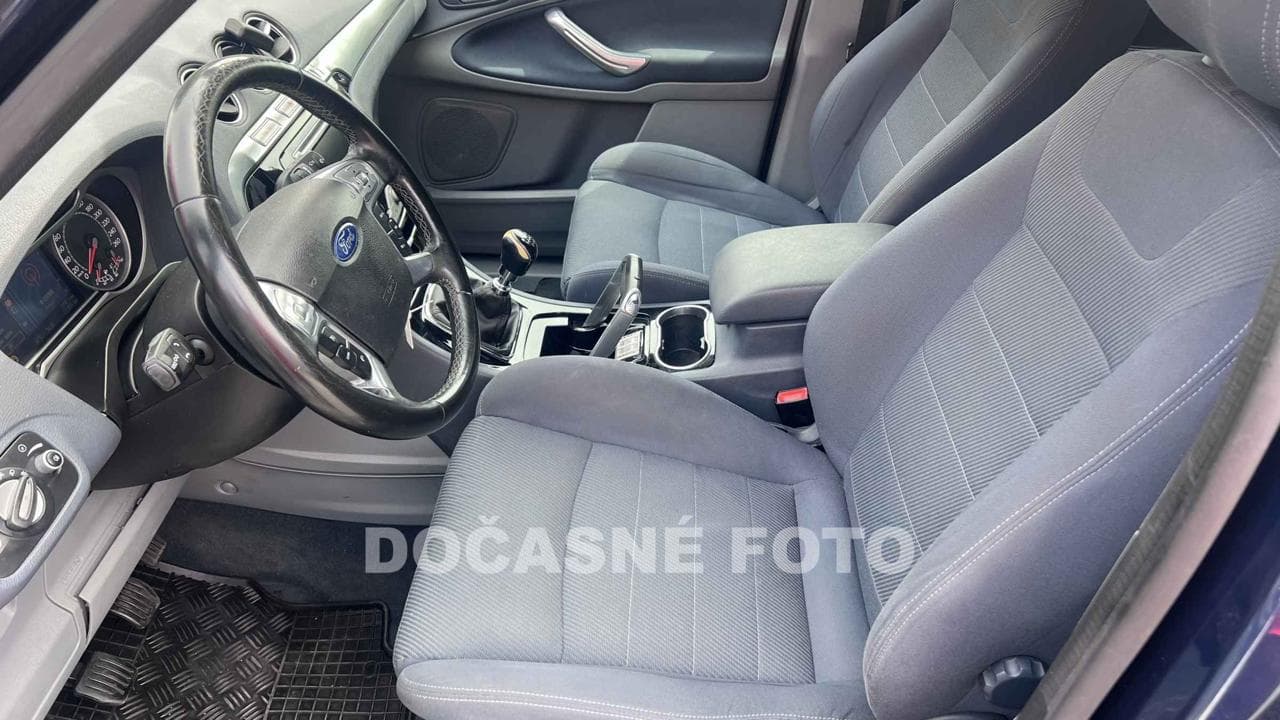 2010 Ford S-MAX - 3
