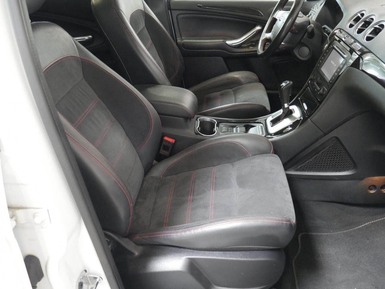 2013 Ford S-MAX - 12