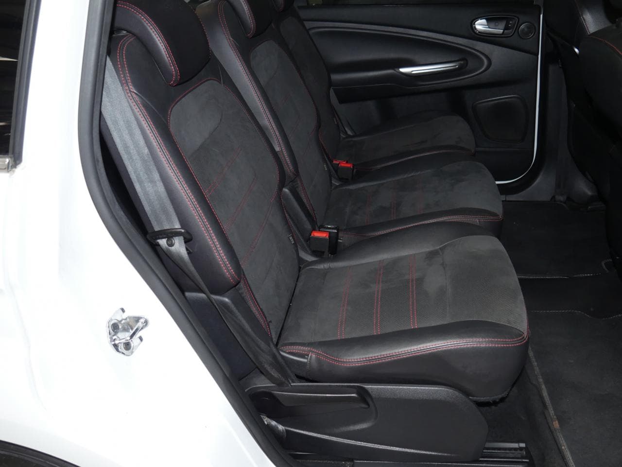 2013 Ford S-MAX - 11