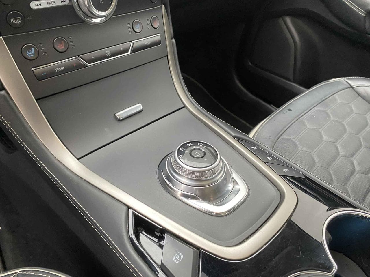 2020 Ford S-MAX - 16