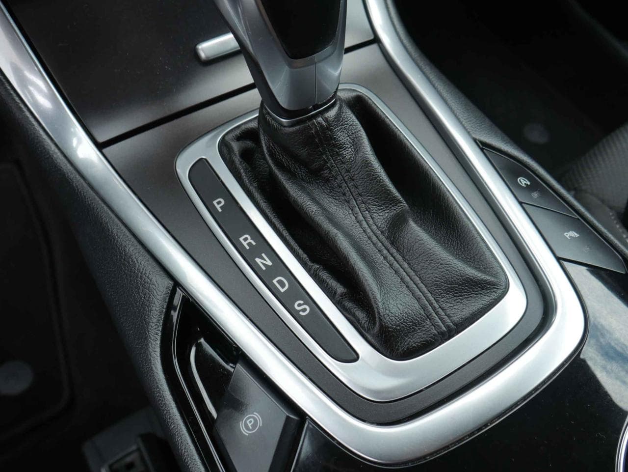 2016 Ford S-MAX - 18