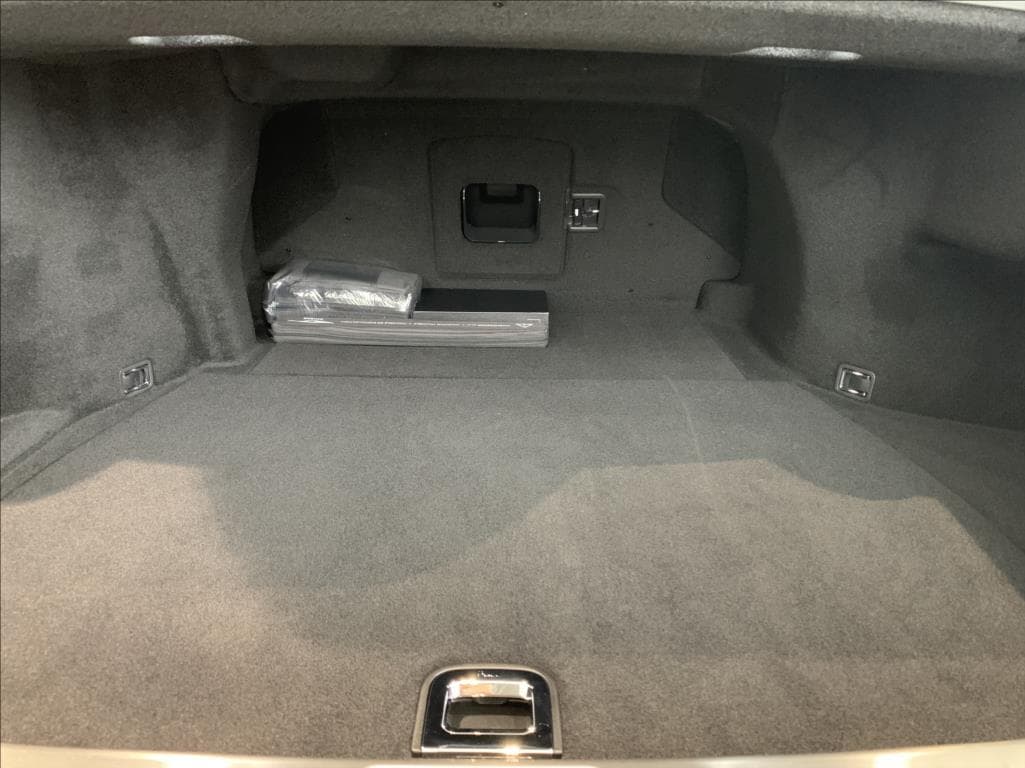 2025 Genesis G90 - 21