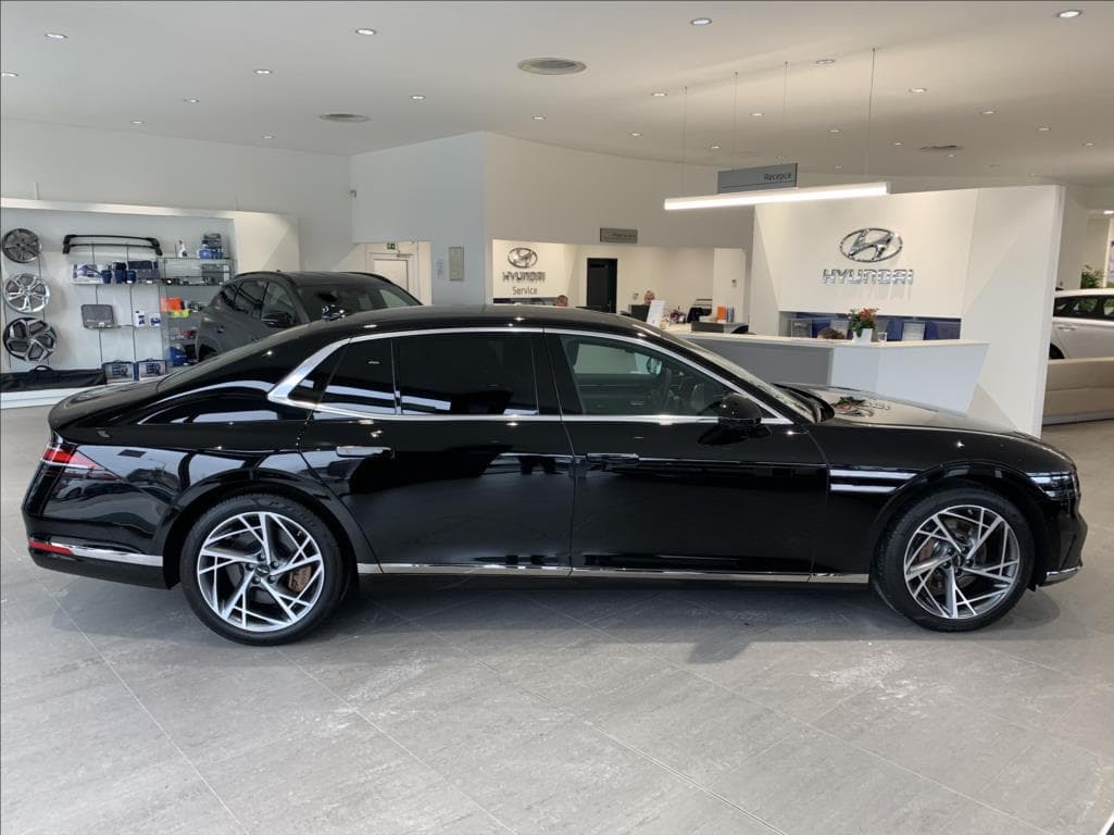 2025 Genesis G90 - 4