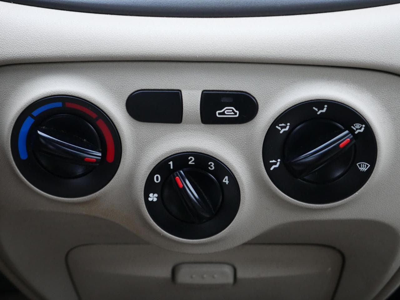 2007 Hyundai ACCENT - 12