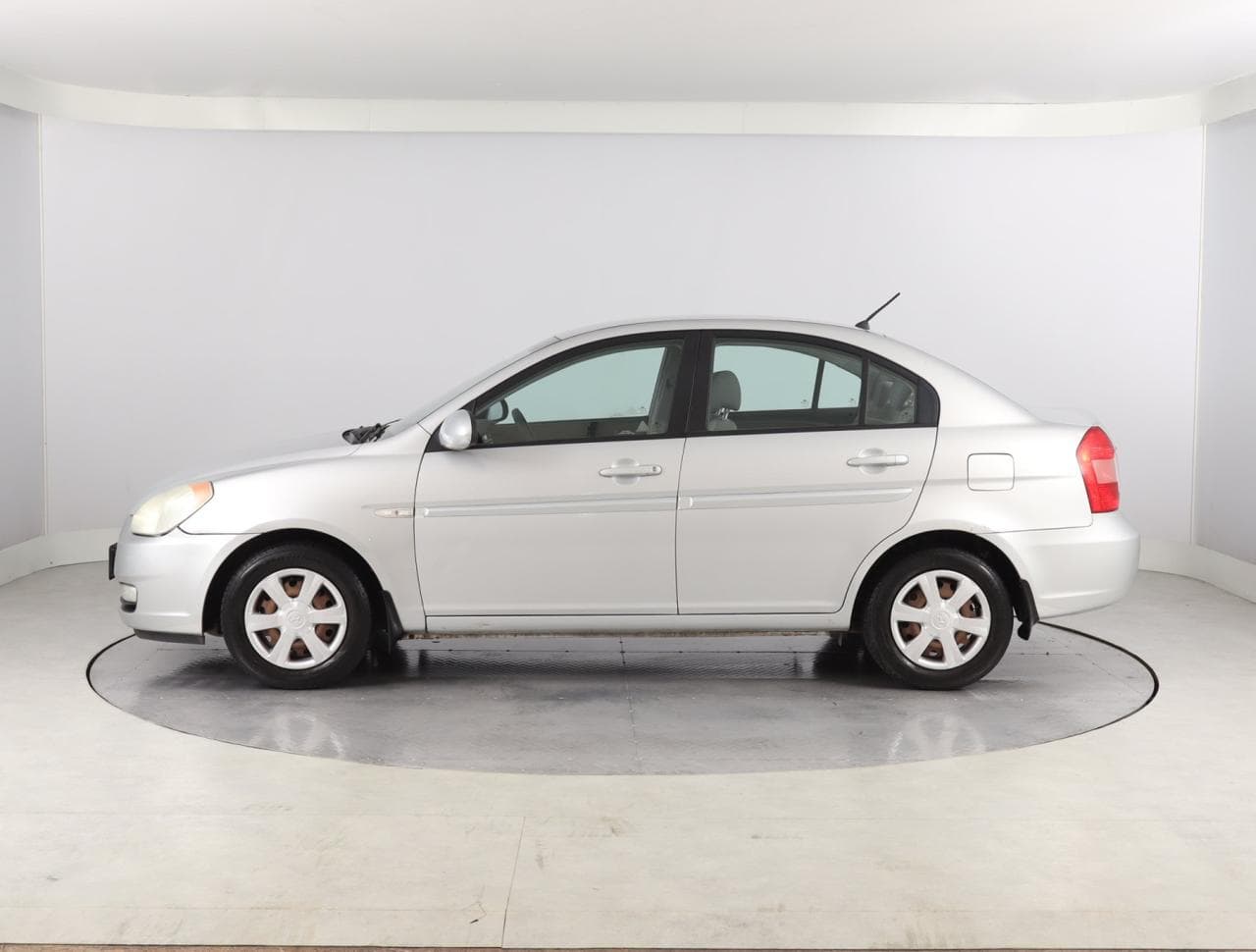 2007 Hyundai ACCENT - 7