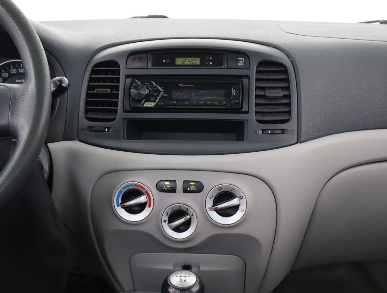 2007 Hyundai ACCENT - 32