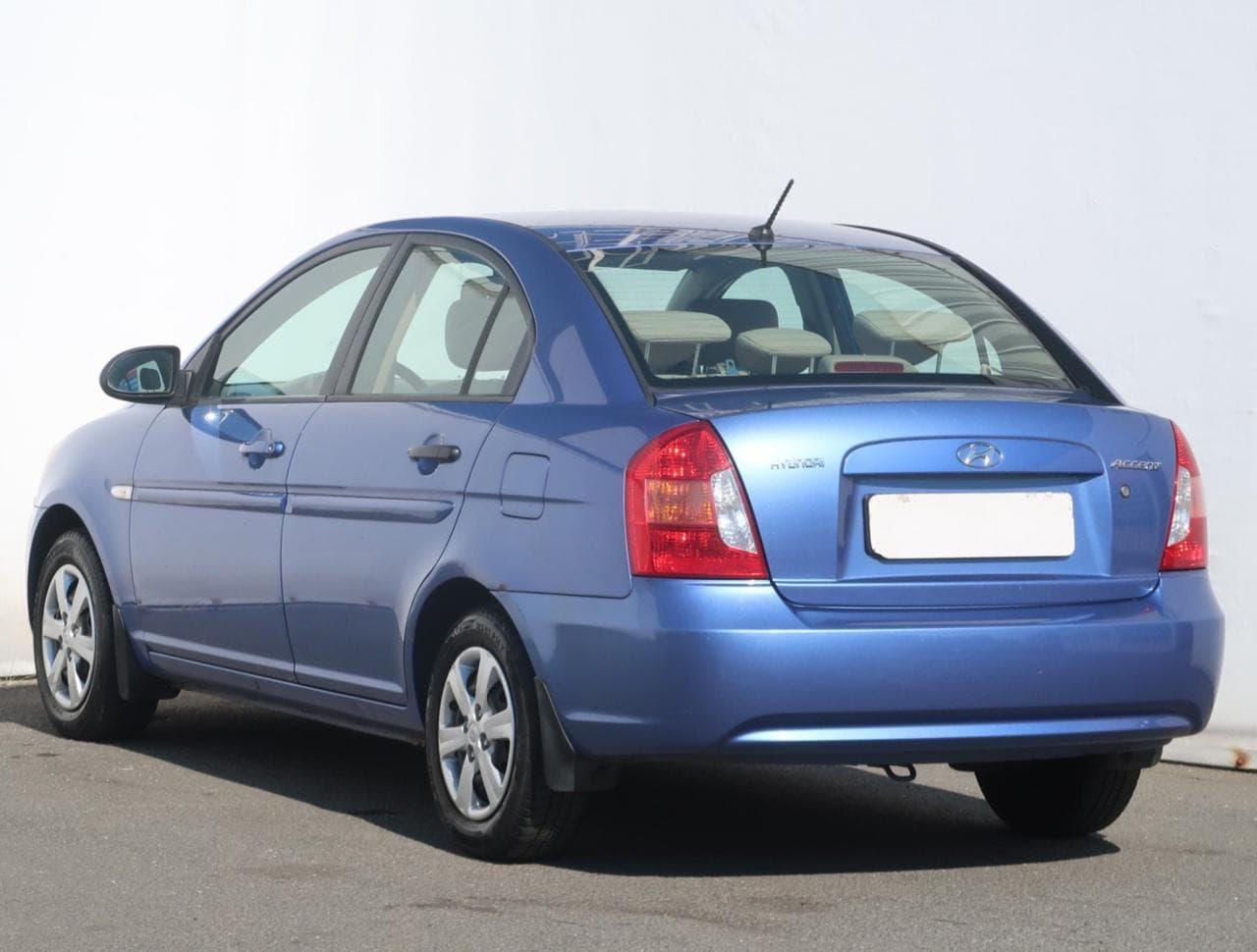2009 Hyundai ACCENT - 5
