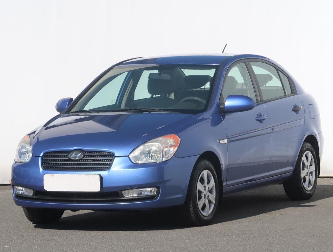 2009 Hyundai ACCENT - 3