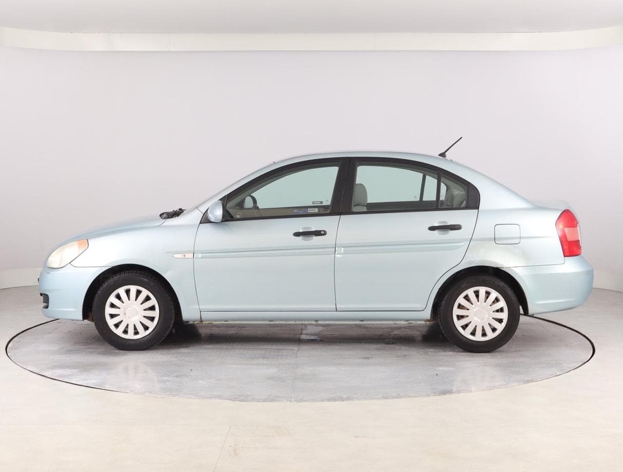 2008 Hyundai ACCENT - 3