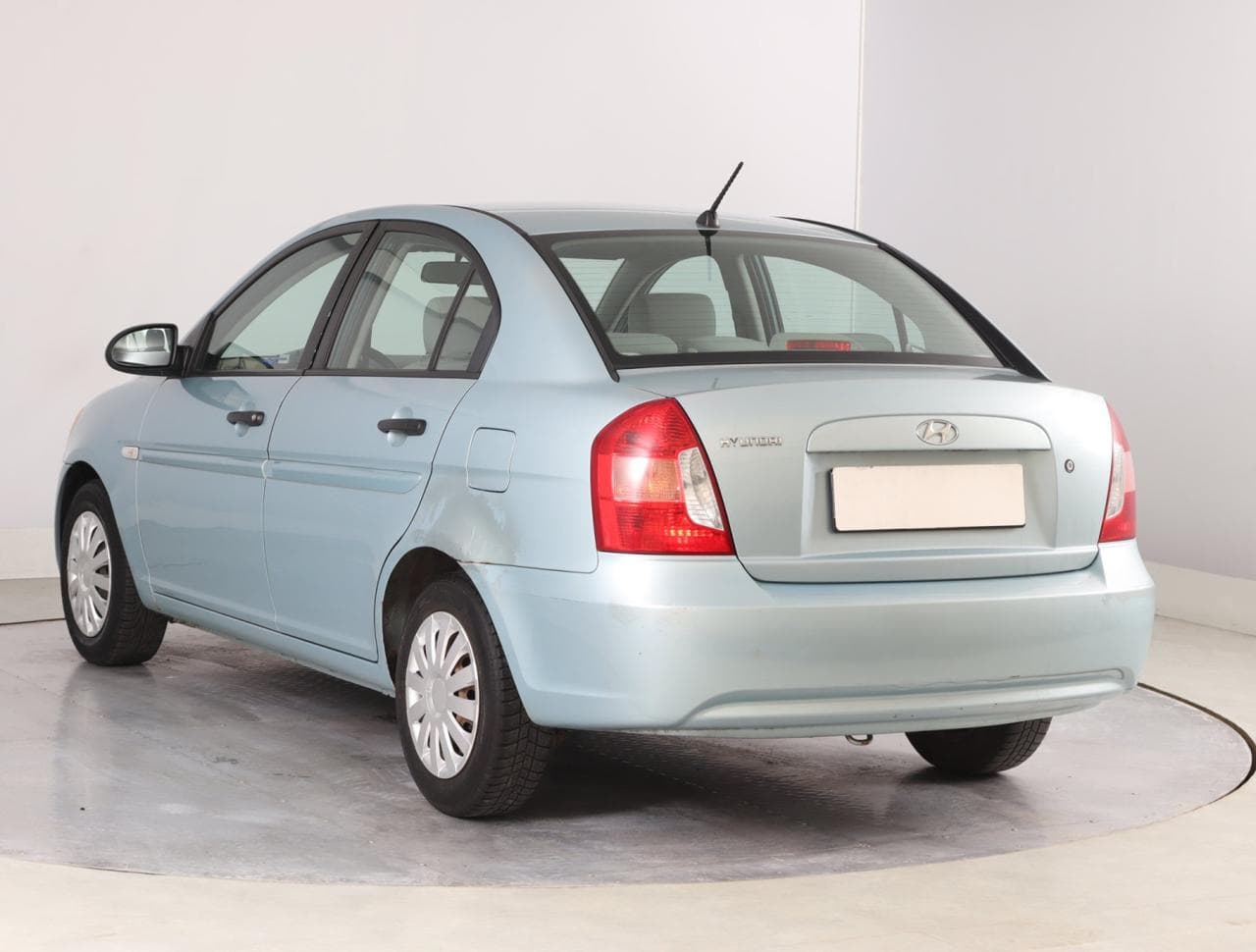 2008 Hyundai ACCENT - 4