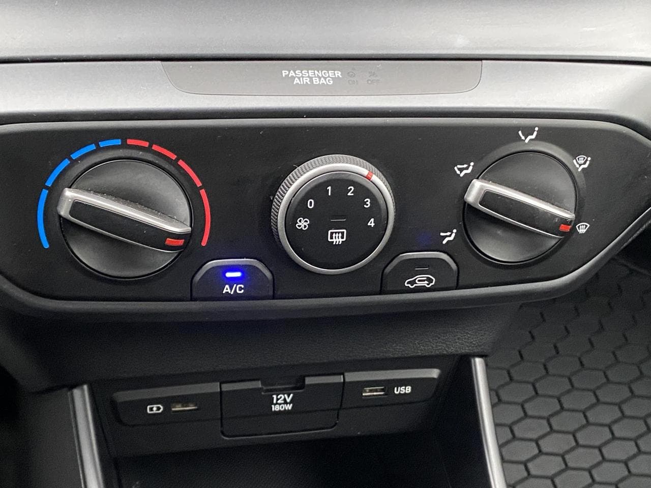 2022 Hyundai BAYON - 14