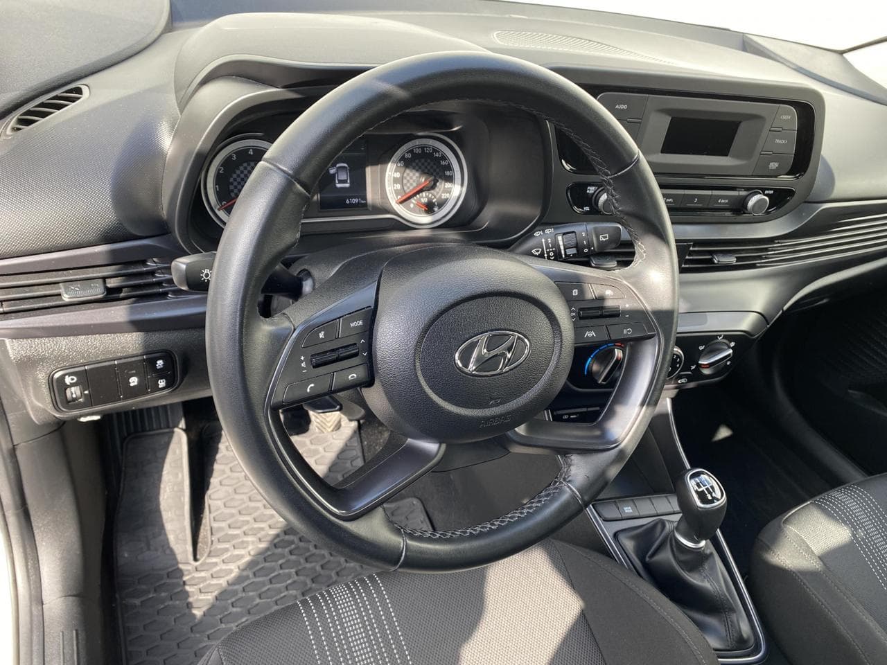 2023 Hyundai Bayon - 12