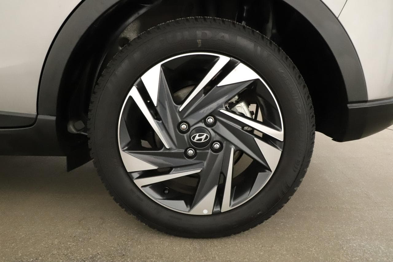 2022 Hyundai Bayon - 16