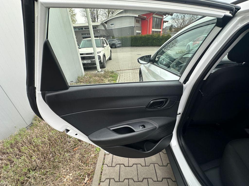 2026 Hyundai BAYON - 17