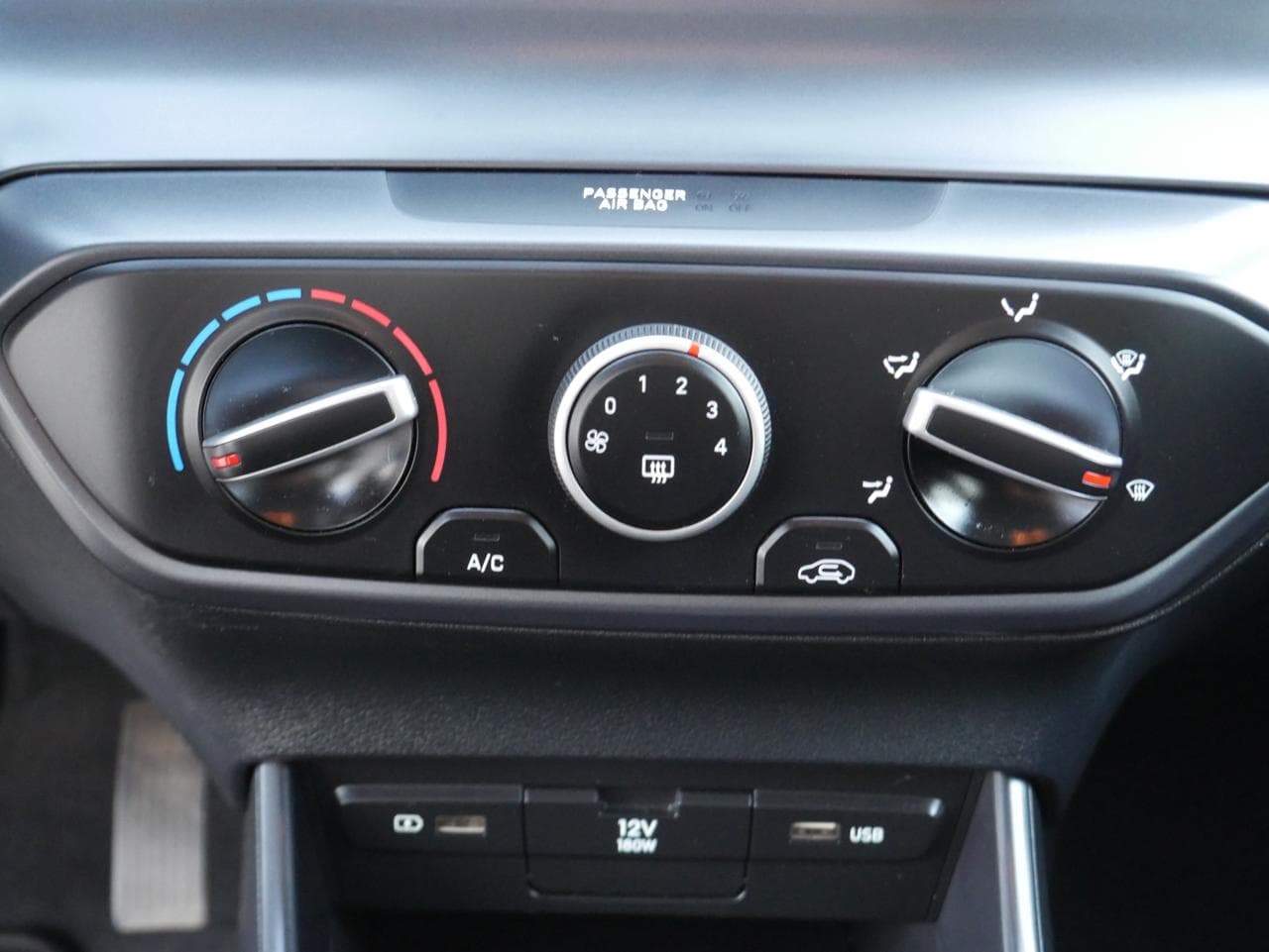 2022 Hyundai BAYON - 13