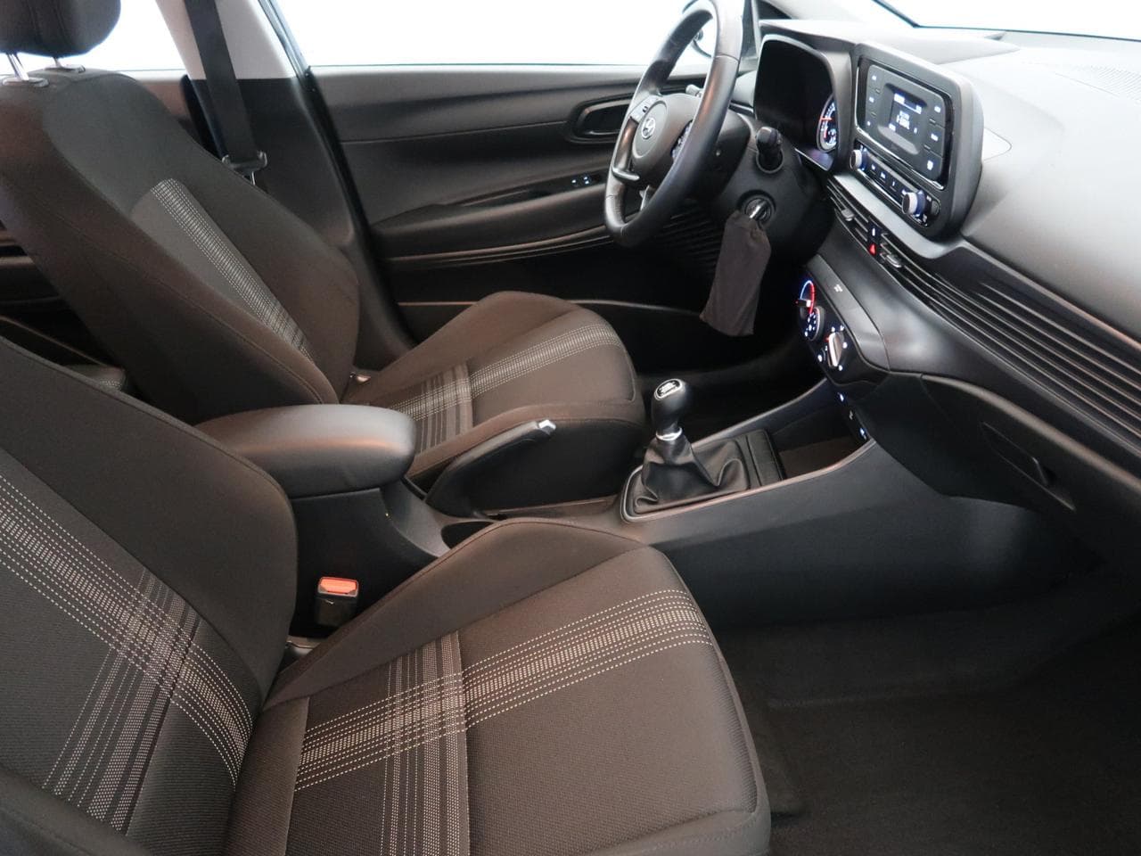 2021 Hyundai BAYON - 12