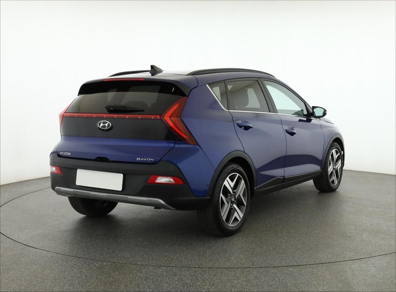 2022 Hyundai BAYON - 12