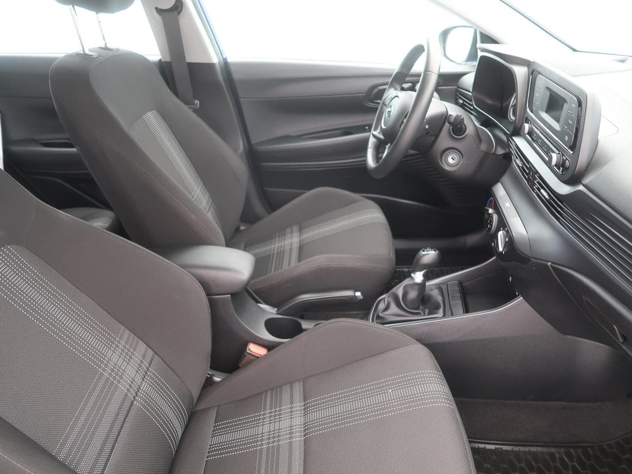 2022 Hyundai BAYON - 12