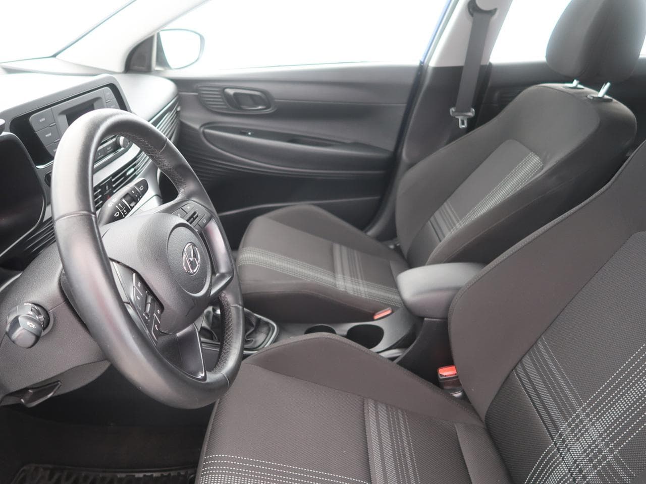 2022 Hyundai BAYON - 16