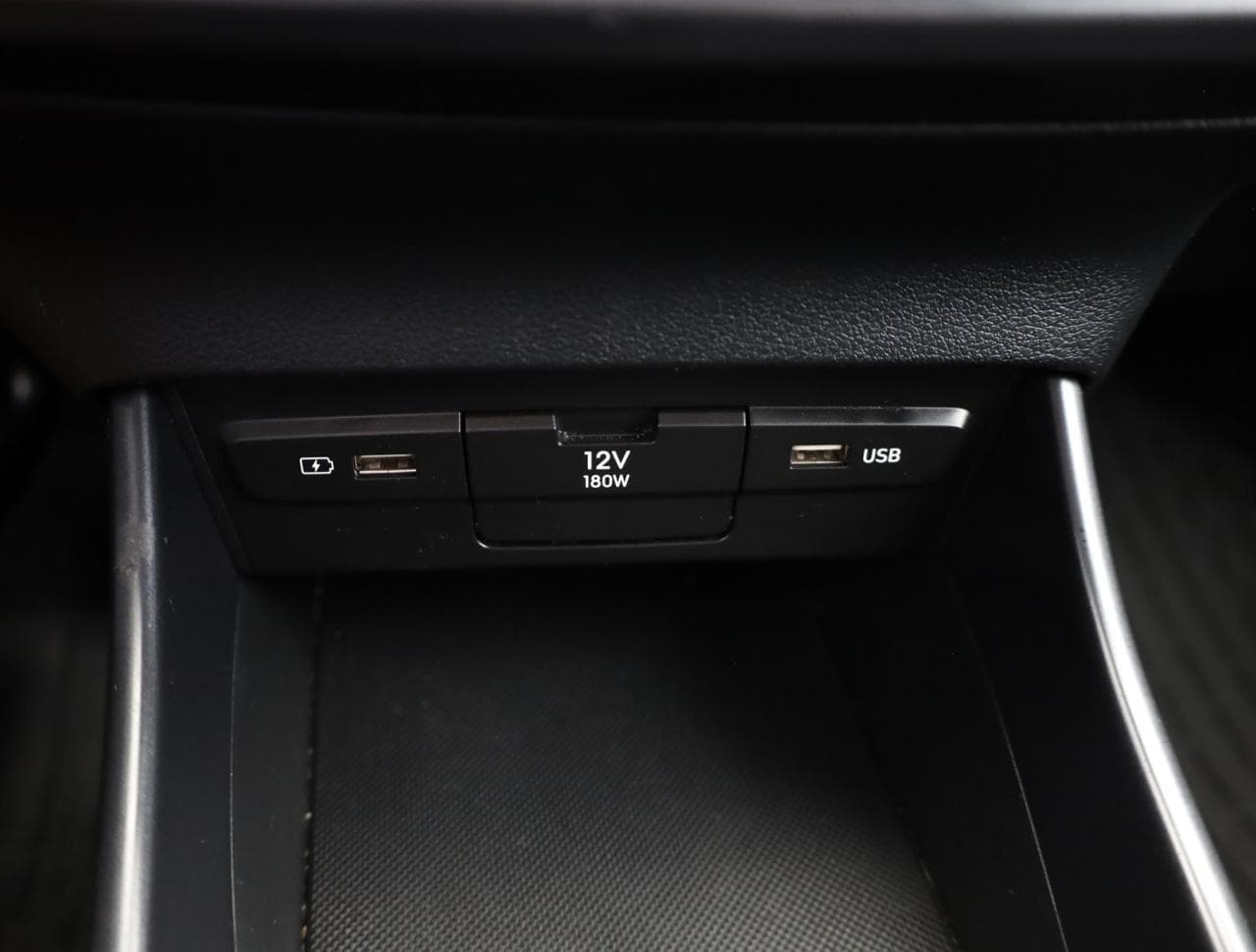 2021 Hyundai BAYON - 18