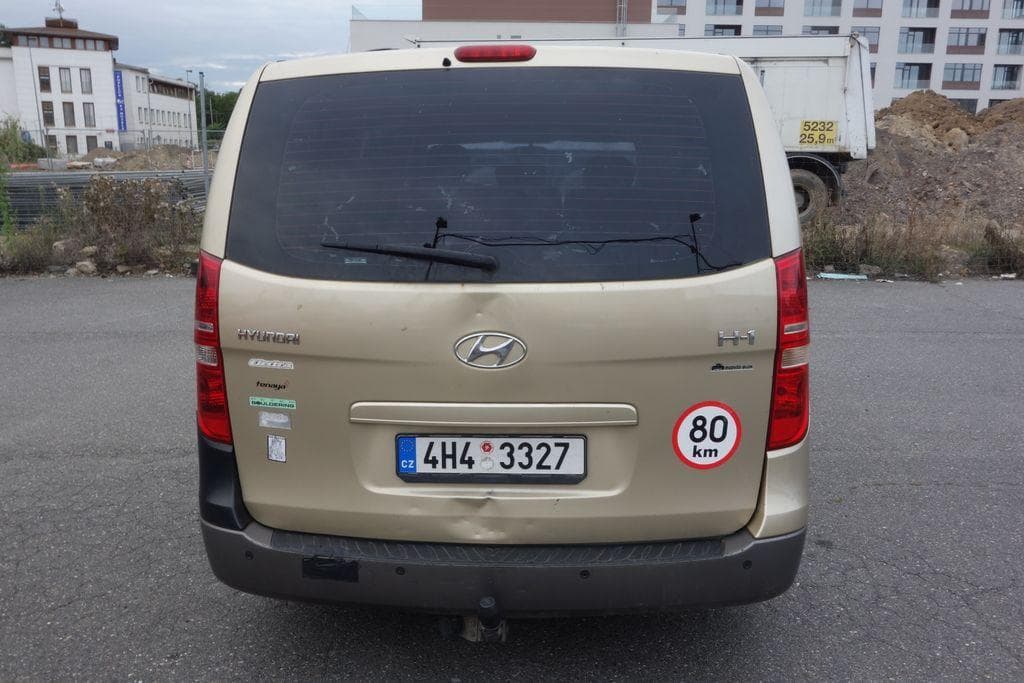 2010 Hyundai H-1 - 7