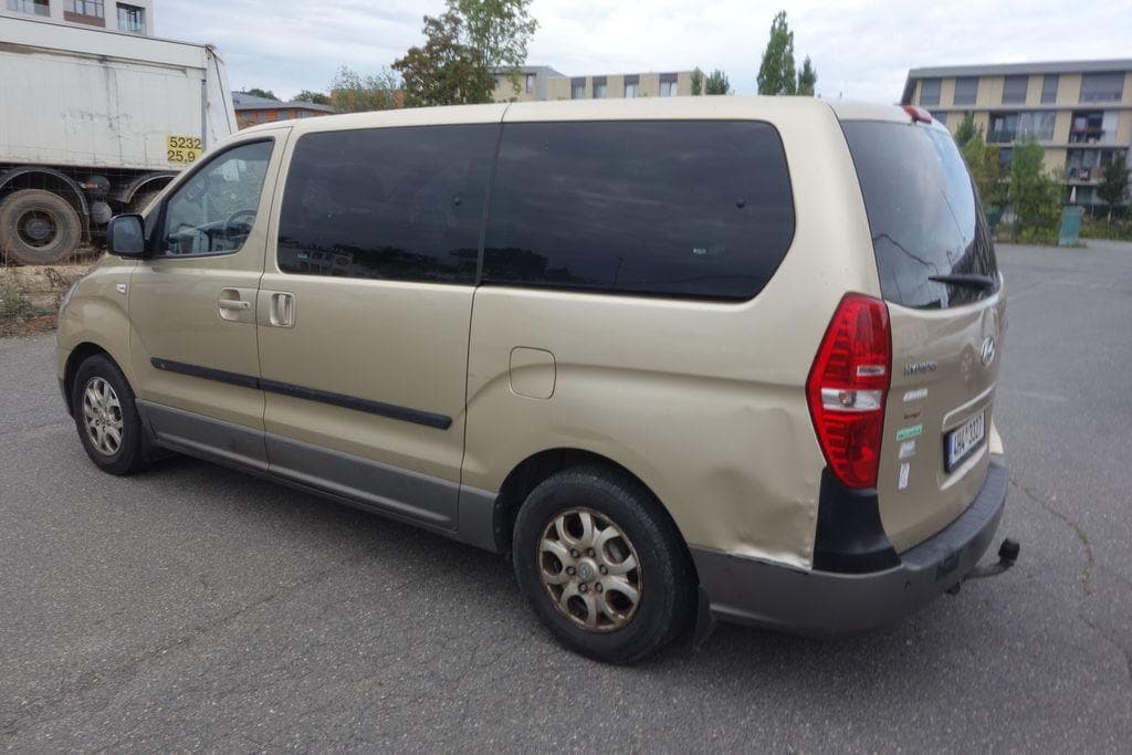 2010 Hyundai H-1 - 6