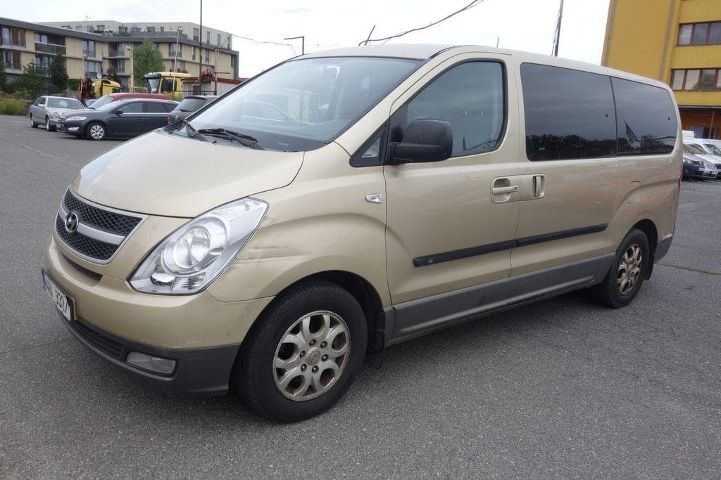 2010 Hyundai H-1 - 14