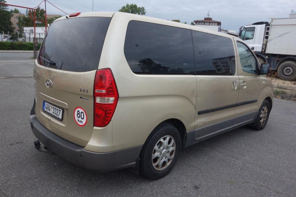 2010 Hyundai H-1 - 5