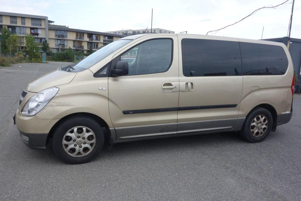2010 Hyundai H-1 - 15