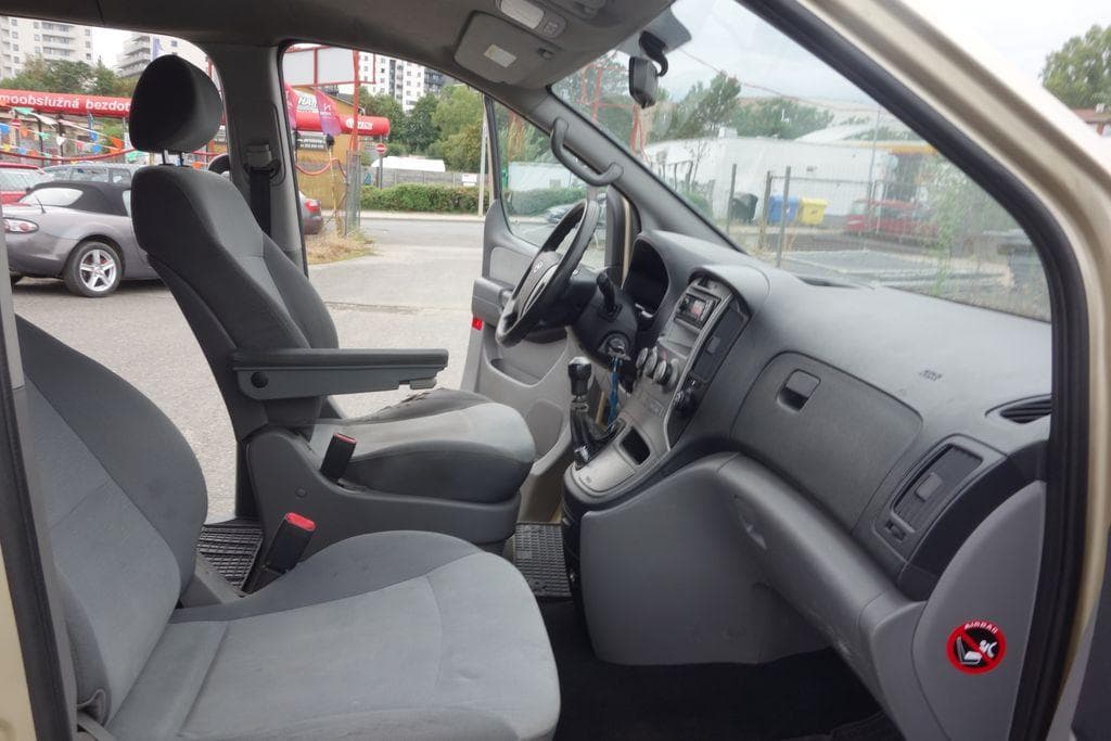 2010 Hyundai H-1 - 18