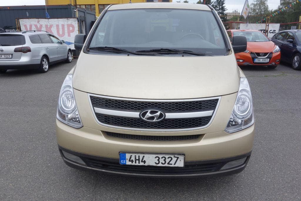2010 Hyundai H-1 - 13