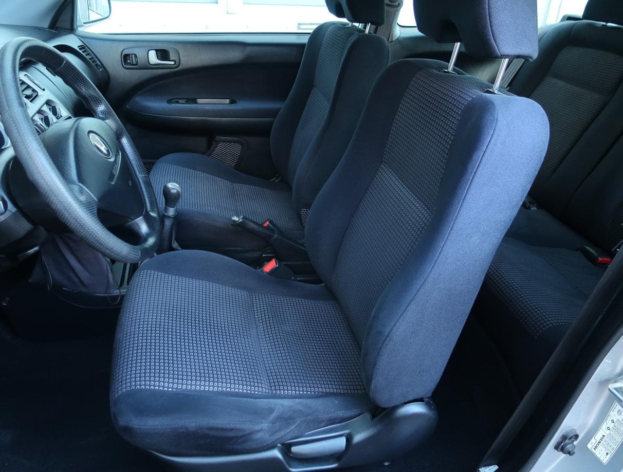 2003 Honda HR-V - 16