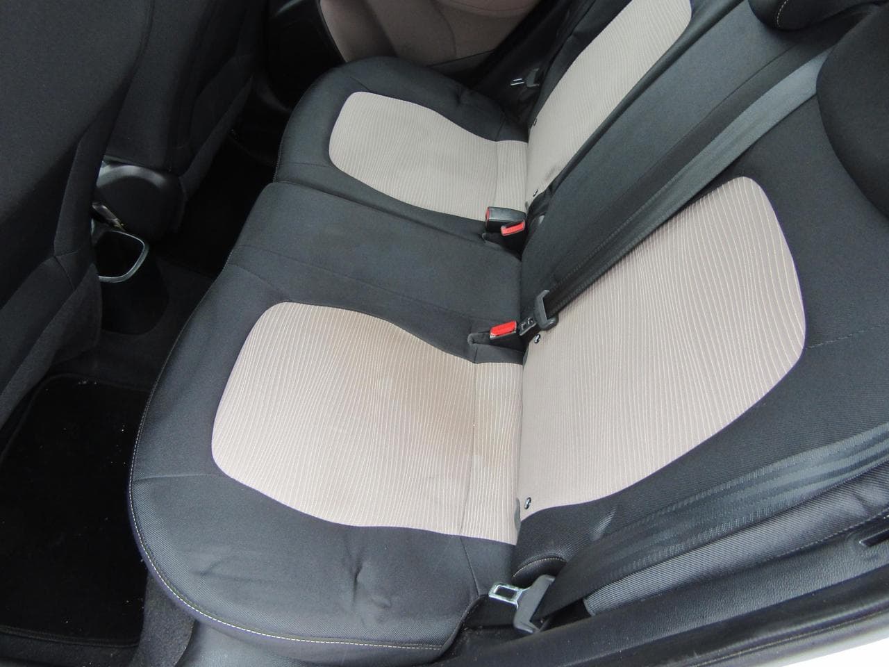 2016 Hyundai i10 - 10