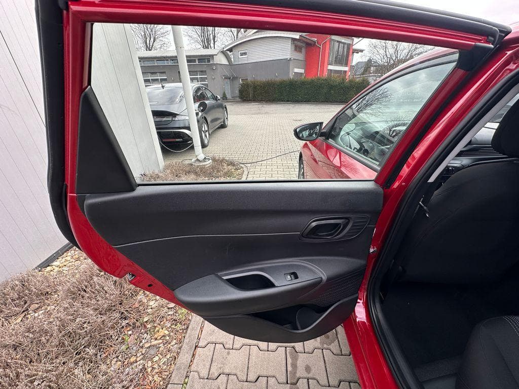 2025 Hyundai i20 - 13