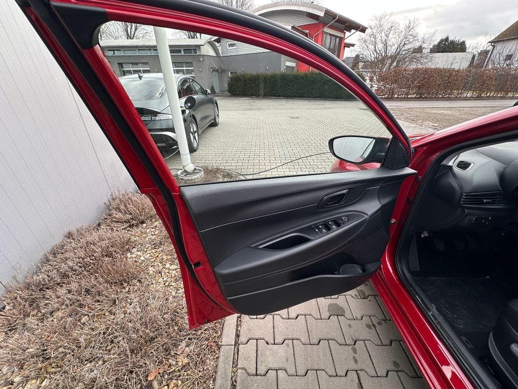 2025 Hyundai i20 - 11